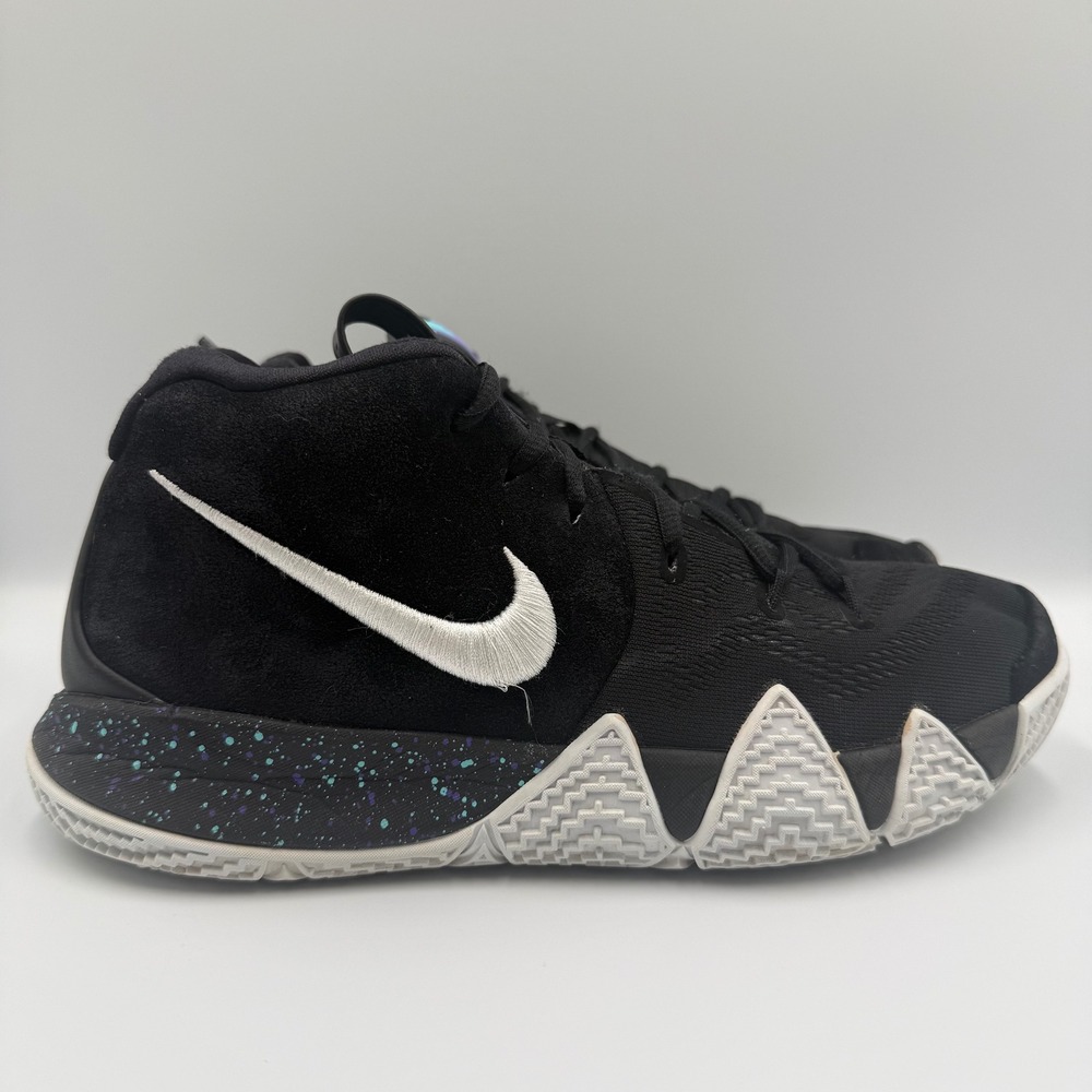 Nike Kyrie 4 Men's Size‎ 8.5 Black White Basketball Shoes Sneakers 943806-001